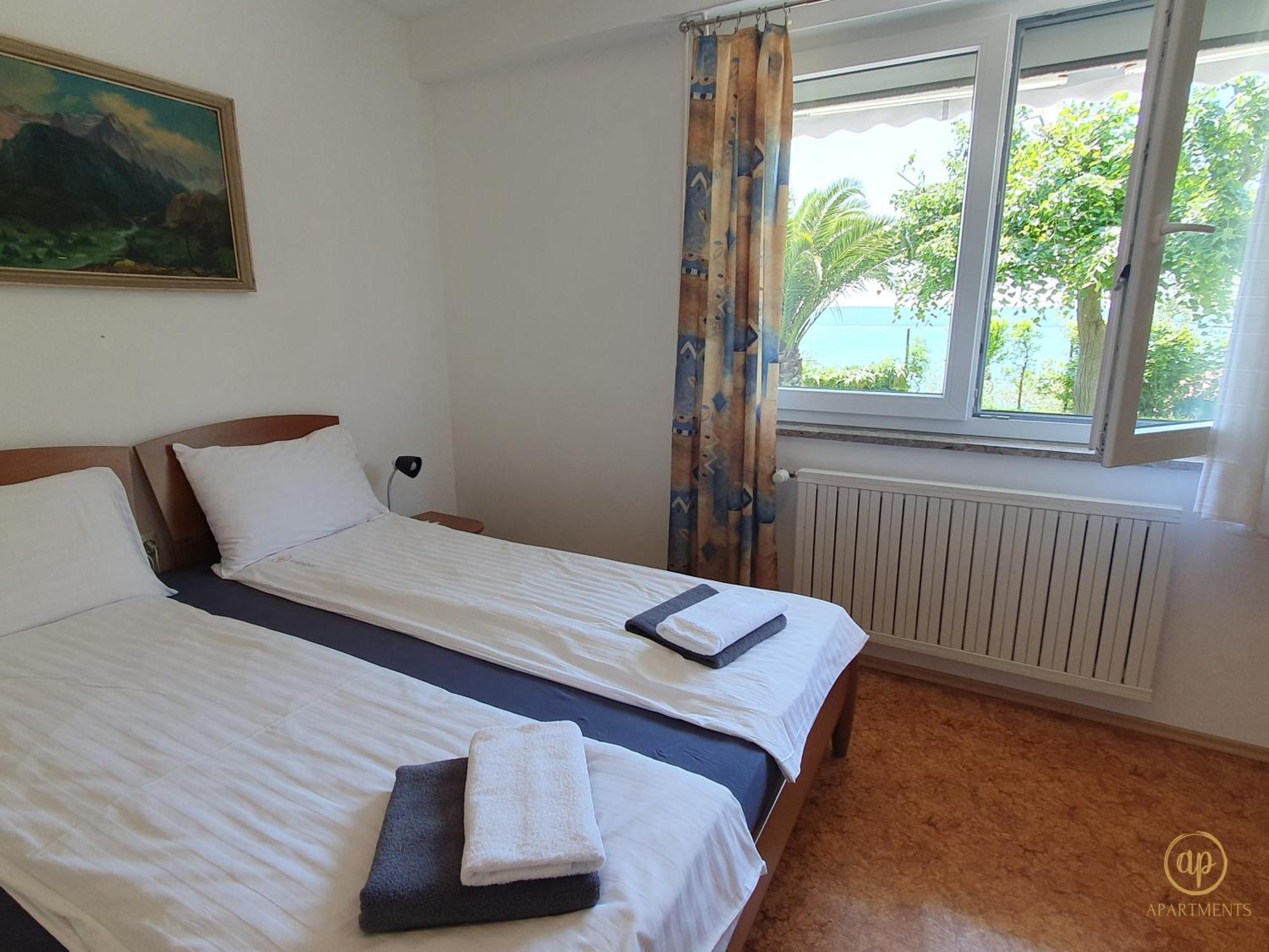 Apartment With Seaview And Garden For 6 Portoroz Exterior foto